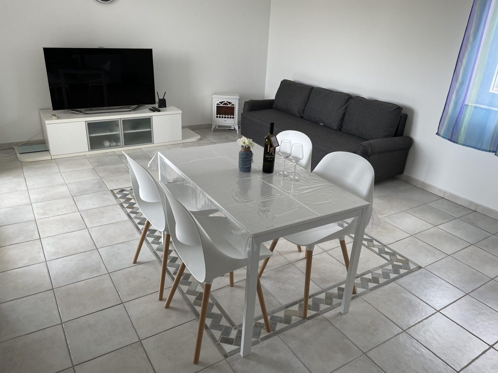 Offener Wohn- und Essbereich mit Küche