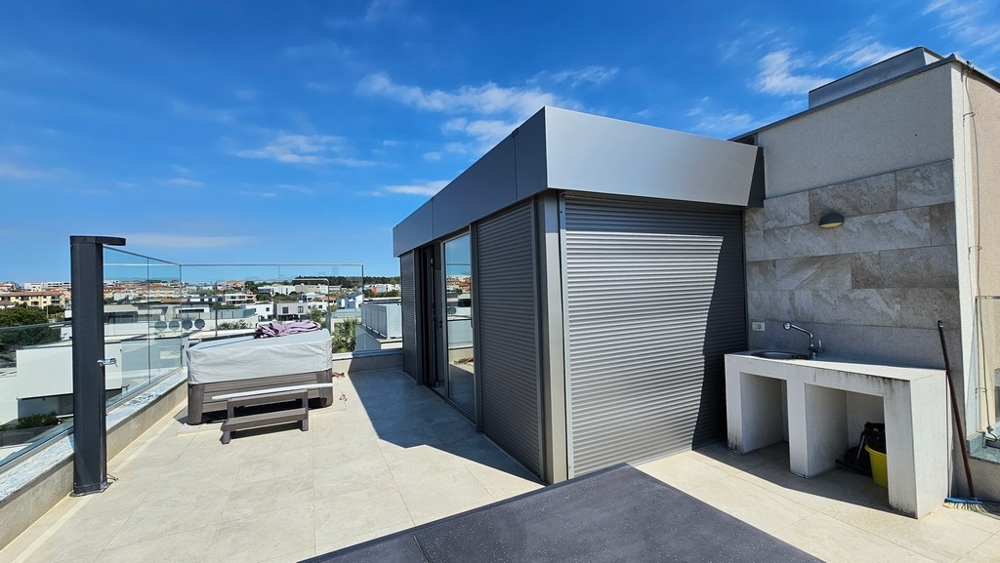 Blick auf die Dachterrasse - Immobilie A3937 in Novigrad, Istrien.