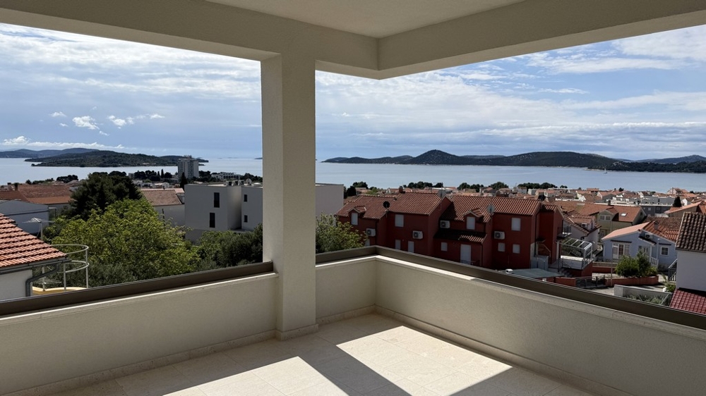 Apartment mit Meerblick in Vodice, Dalmatien - A3938.