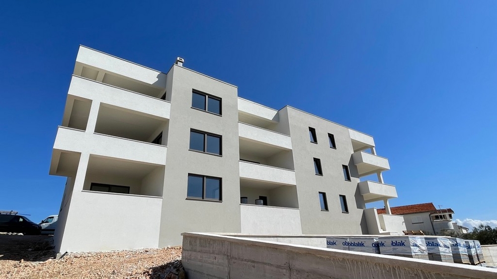 Modernes Mehrfamilienhaus Neubau Kroatien Außenansicht