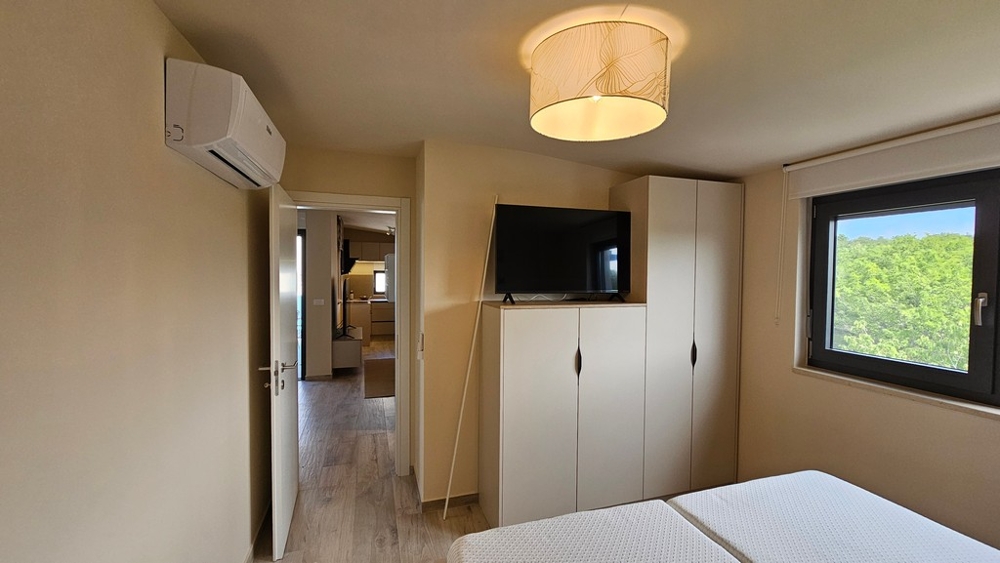 Schlafzimmer mit Blick ins Grüne