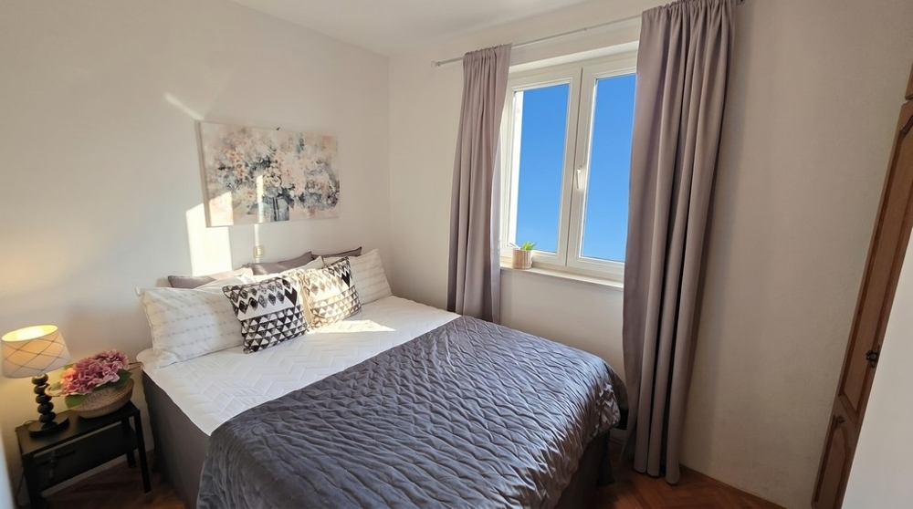 Schlafzimmer mit Meerblick in Kroatien