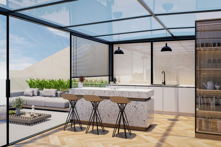 Luxuriöse Terrasse einer Neubauwohnung direkt am Meer