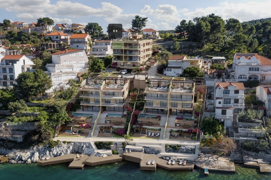 Luxusapartments mit privaten Terrassen am Meer