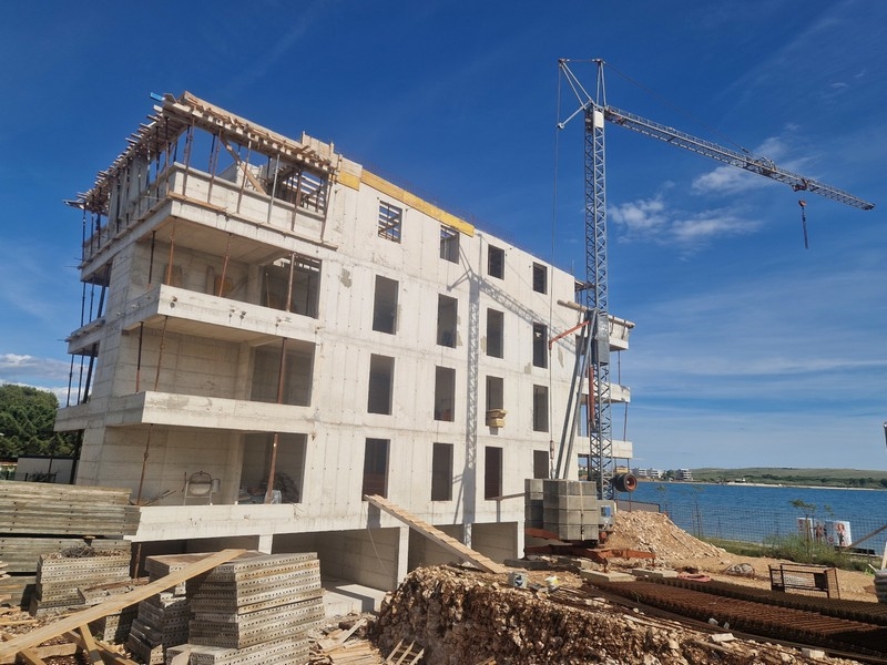 Neubauwohnungen direkt am Meer in Povljana Pag