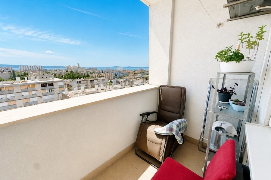 Balkon mit Panoramablick auf das Meer