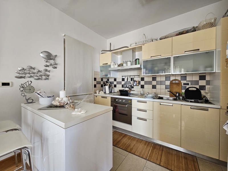 Offene Küche der Wohnung in Kroatien