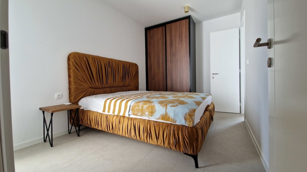 Schlafzimmer mit Kleiderschrank