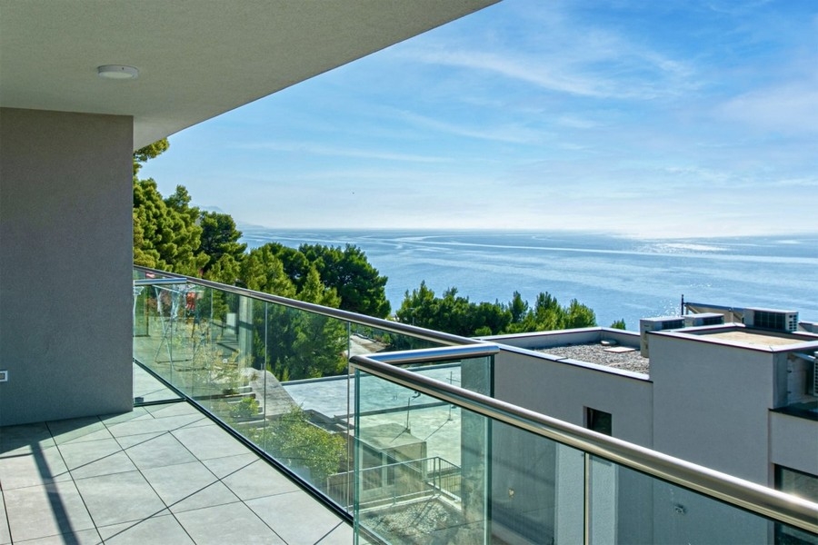 Loggia mit Panoramablick auf das Meer in Makarska