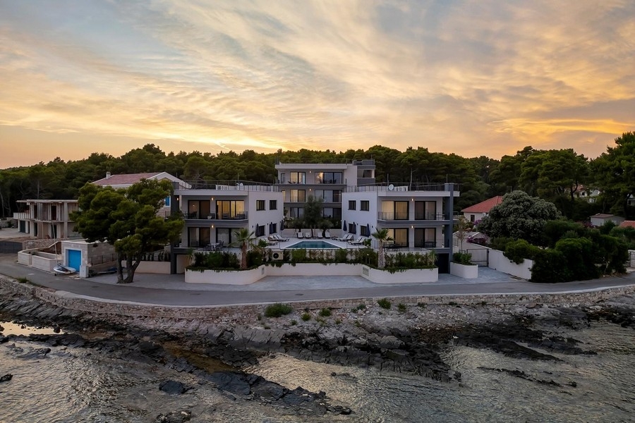 Sonnenuntergang am Meer auf der Insel Hvar
