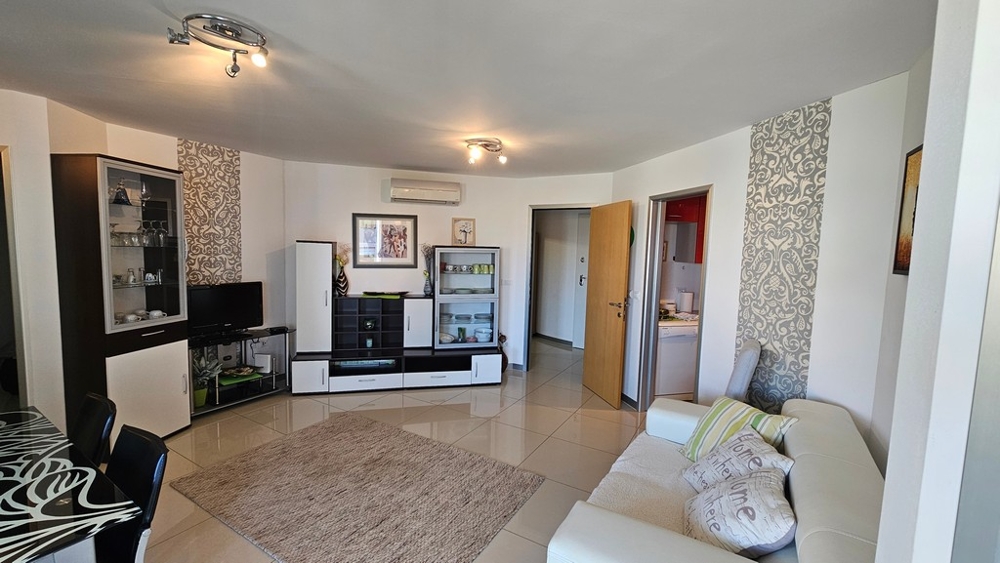 Offene Küche der Wohnung