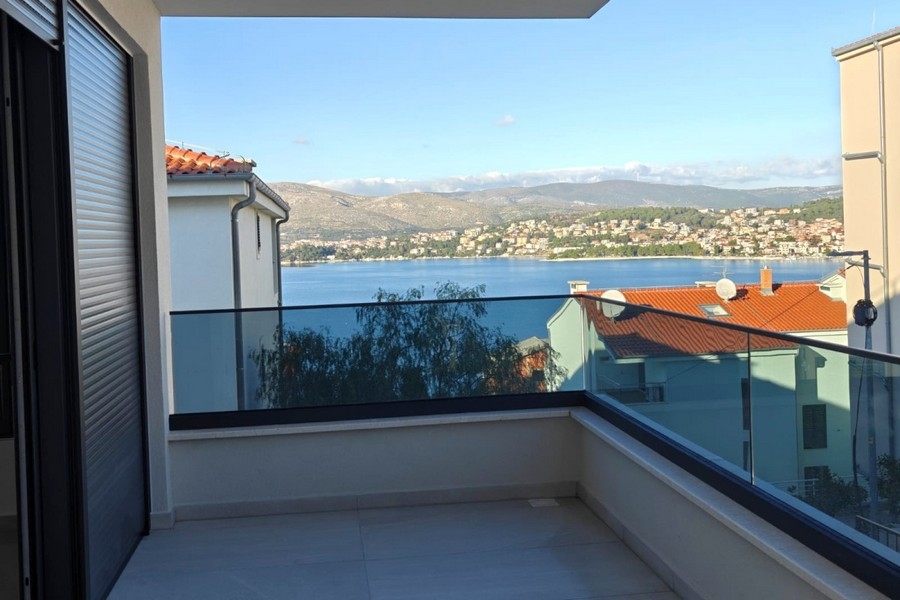 Terrasse mit Meerblick auf der Insel Ciovo