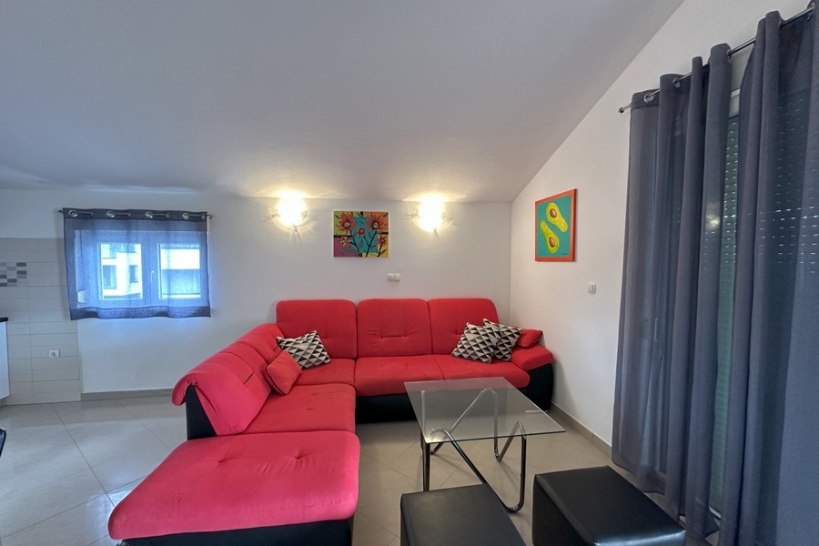 Wohnzimmer mit Sofa