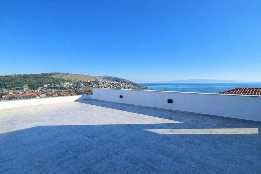 Dachterrasse mit Meerblick auf Ciovo in Kroatien