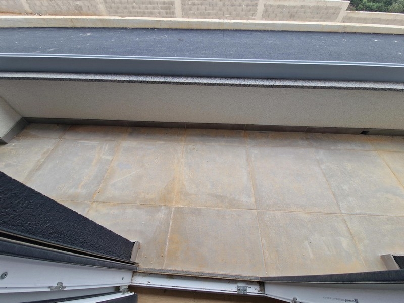 Überdachte Terrasse der Erdgeschosswohnung