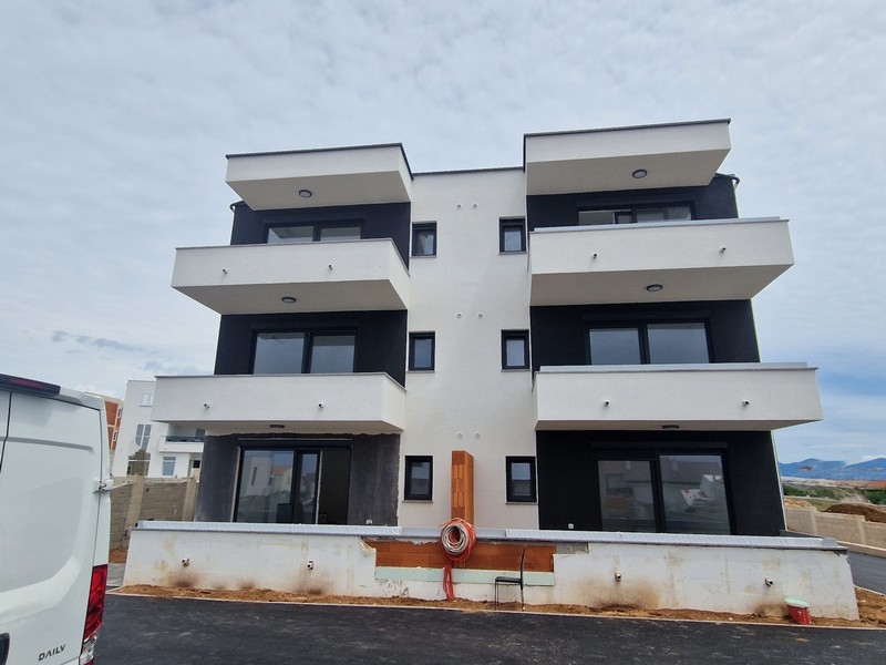 Moderne Neubauwohnanlage mit Balkonen in Kroatien