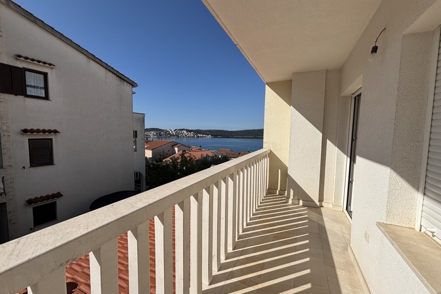 Sonnenterrasse der Wohnung mit Panoramablick