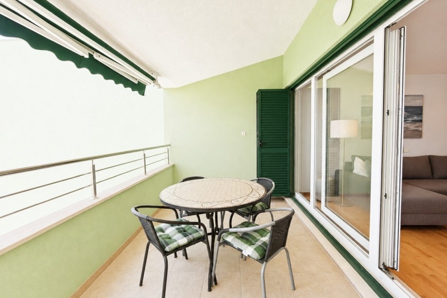 Loggia mit Sitzplatz am Wohnbereich