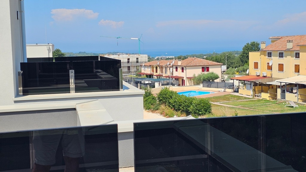 Ausblick von der Dachterrasse auf Meer und Umgebung