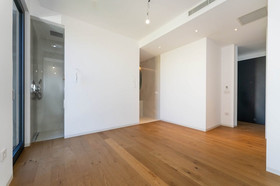 Schlafzimmer mit Holzboden