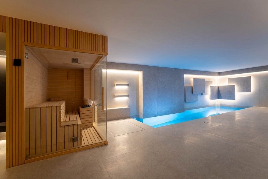 Wellnessbereich mit Sauna und Innenpool
