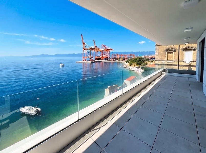 Terrasse mit Blick auf die Kvarner Bucht in Rijeka