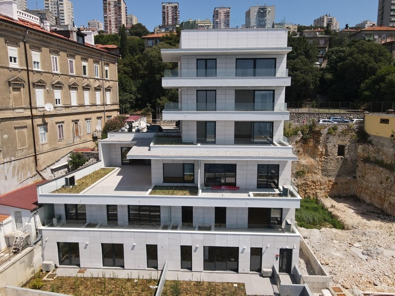 Wohnhaus in erster Reihe am Meer in Kroatien