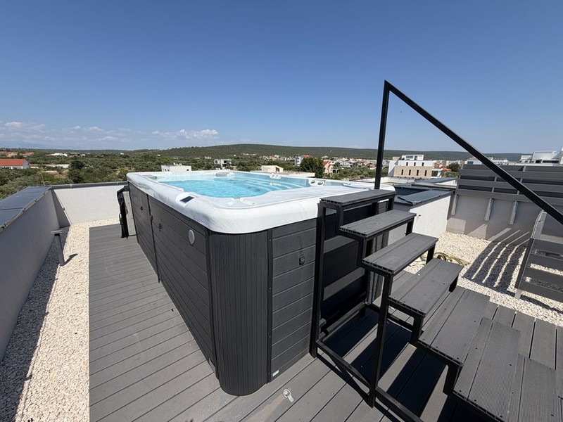 Dachterrasse mit Jacuzzi