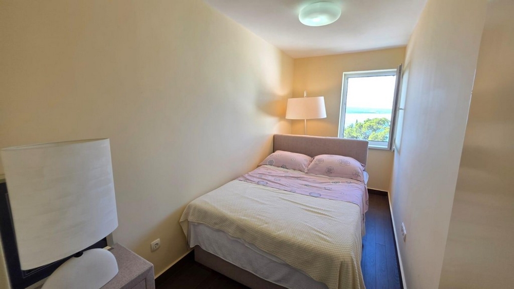 Schlafzimmer mit Doppelbett
