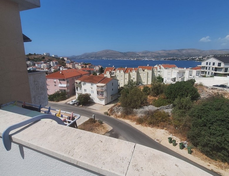 Meerblick vom Balkon der Wohnung in Okrug Gornji