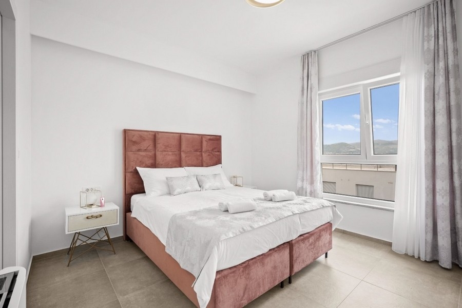 Schlafzimmer mit Doppelbett
