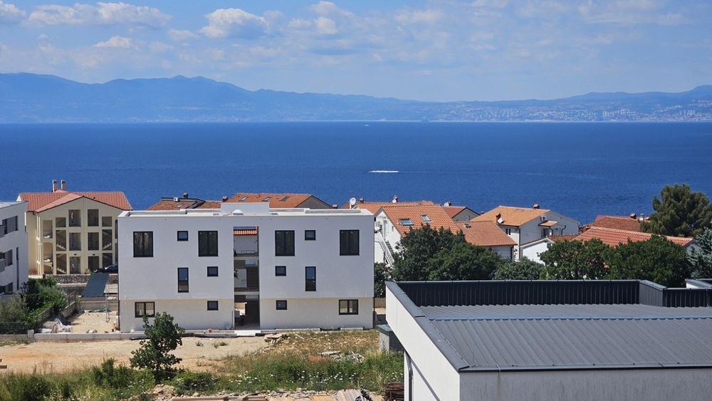 Wohnhaus in Njivice in Kroatien mit Blick auf das Meer
