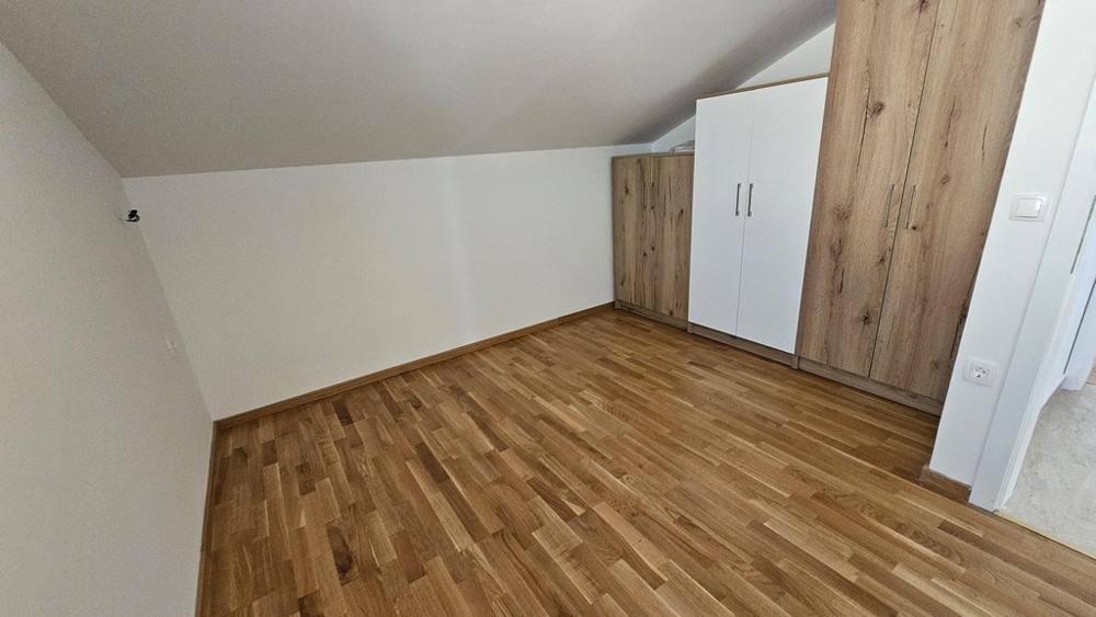 Schlafzimmer mit Einbauschrank