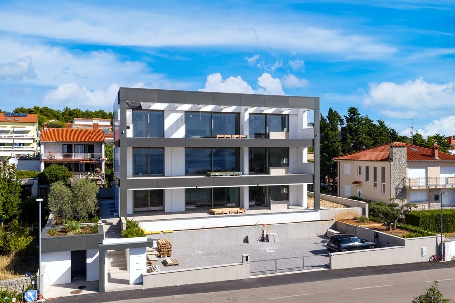 Neu gebautes Wohnhaus mit Apartment in Krk