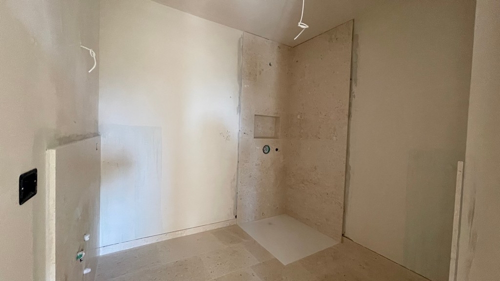 Badezimmer im Rohbau der Neubauwohnung A4106 in Tribunj