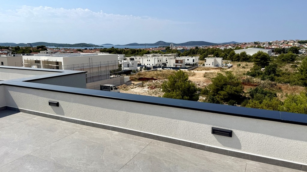 Dachterrasse mit Blick auf das Meer der Maisonettewohnung A4107 in Vodice