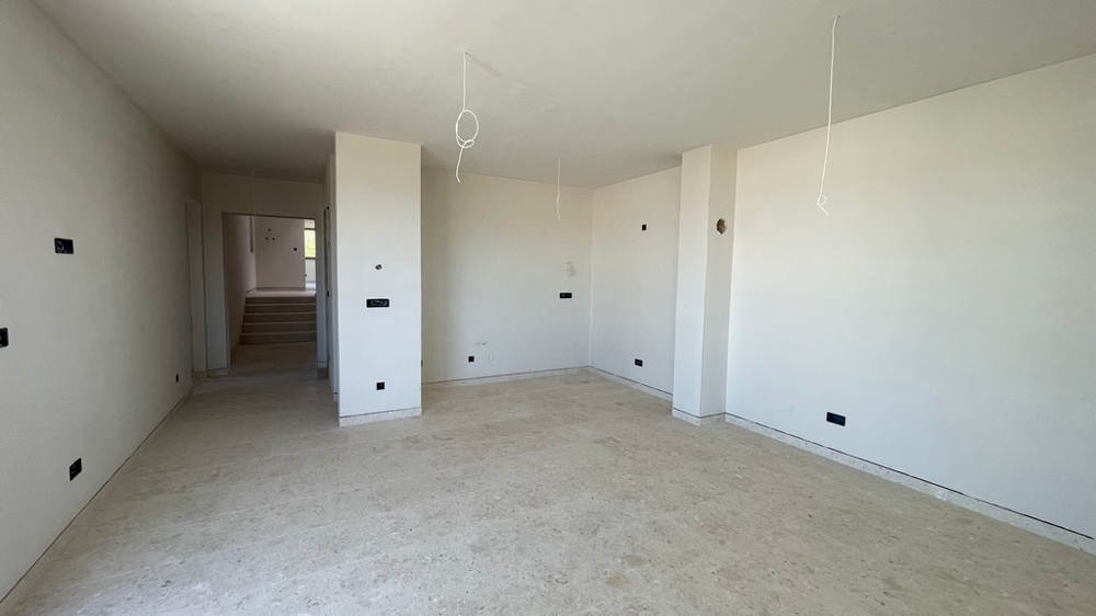 Heller Wohnbereich mit großen Fenstern, Neubauwohnung Tribunj - A4109