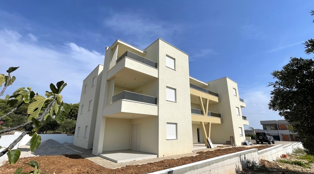 Neubau mit Wohnungen in Vodice, Außenansicht