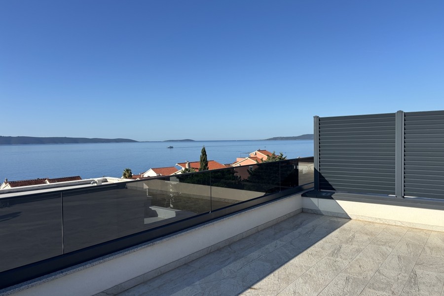 Penthouse kaufen in Kroatien - Dachterrasse mit Meerblick auf Ciovo