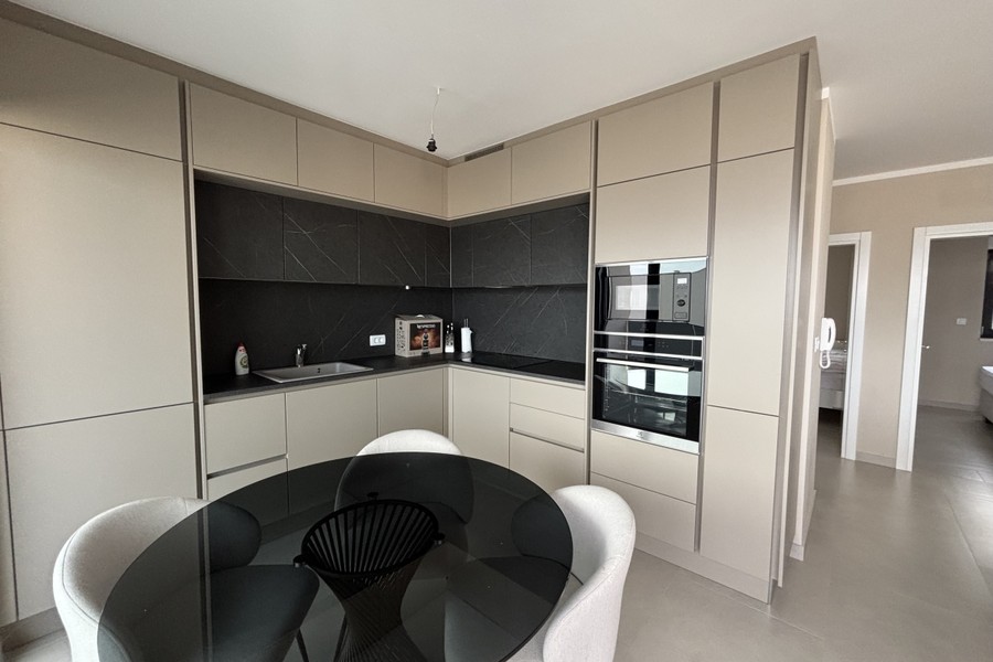 Küche mit Essbereich im Penthouse auf Ciovo