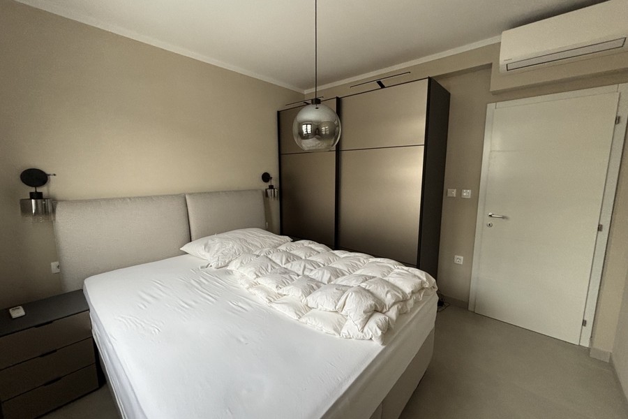 Schlafzimmer des Penthouses in Okrug Gornji