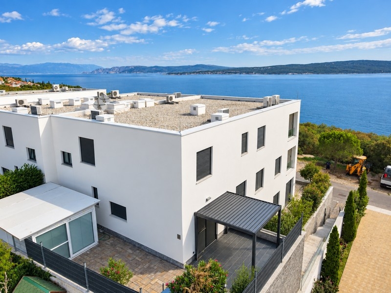 Blick vom Wohnhaus auf das Meer und die Insel Krk