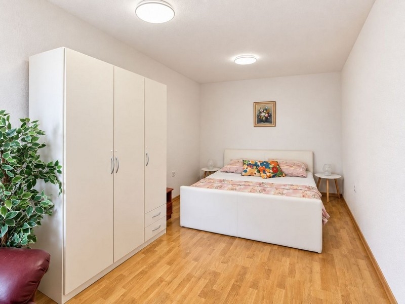 Zweites Schlafzimmer mit Doppelbett