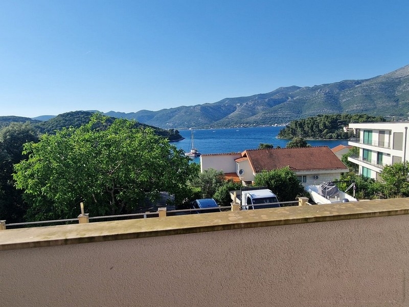 Meerblick vom Balkon auf die Halbinsel Peljesac