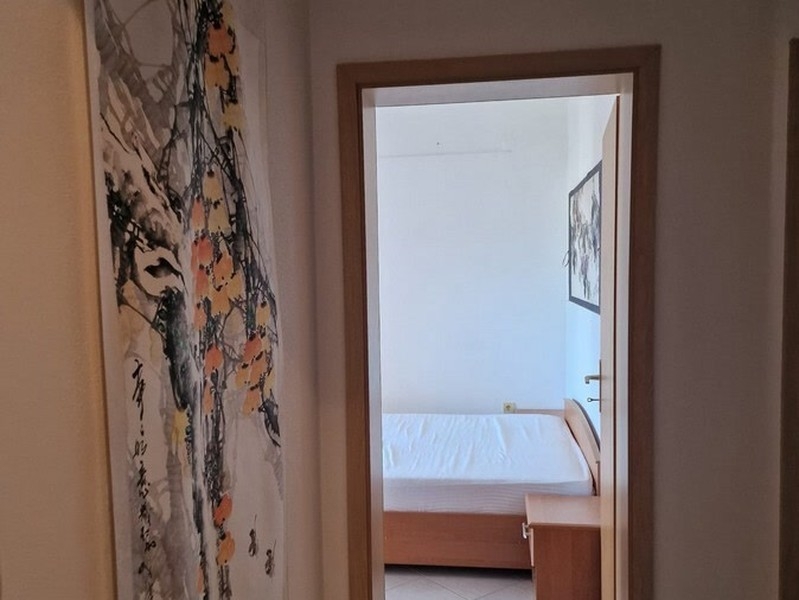 Flur mit Blick in das Schlafzimmer