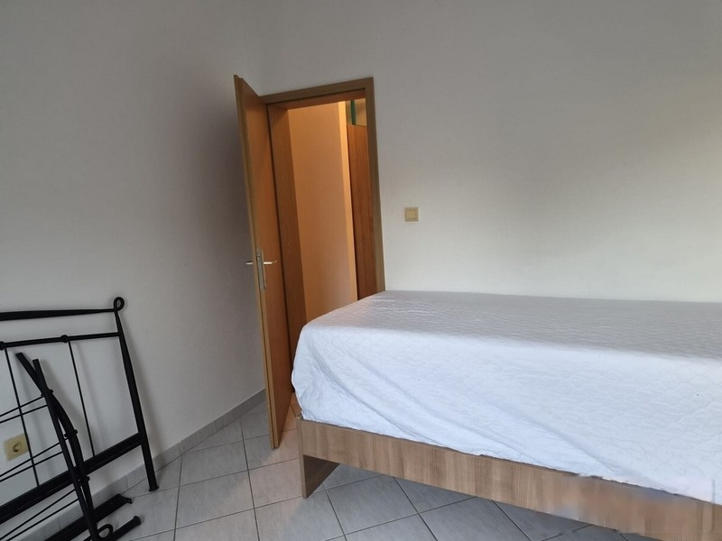 Zweites Schlafzimmer mit Bett