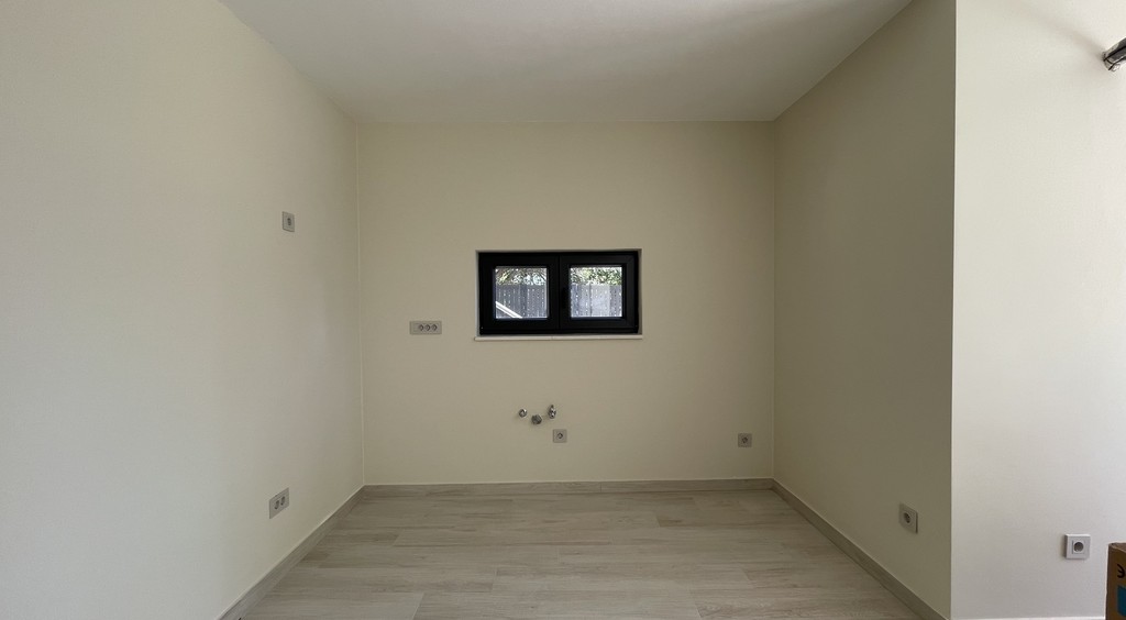 Separate Küche mit Fenster