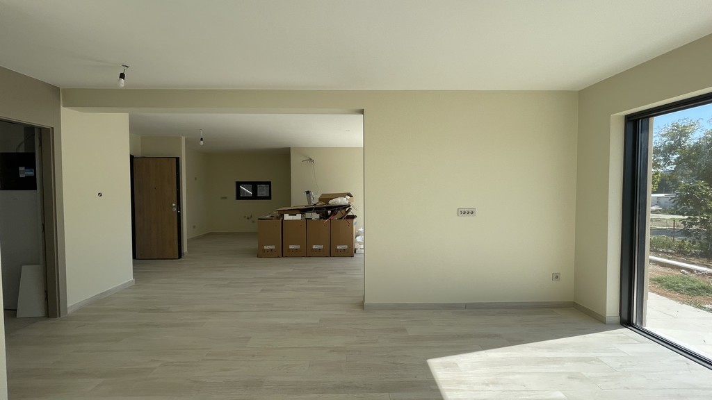 Wohnzimmer mit Essbereich im Erdgeschoss