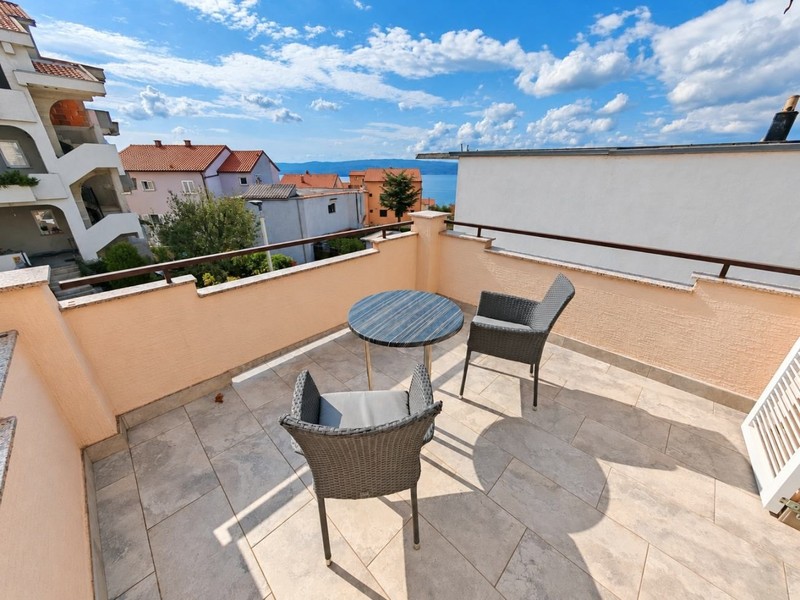 Möbliertes Studio mit Terrasse in Crikvenica