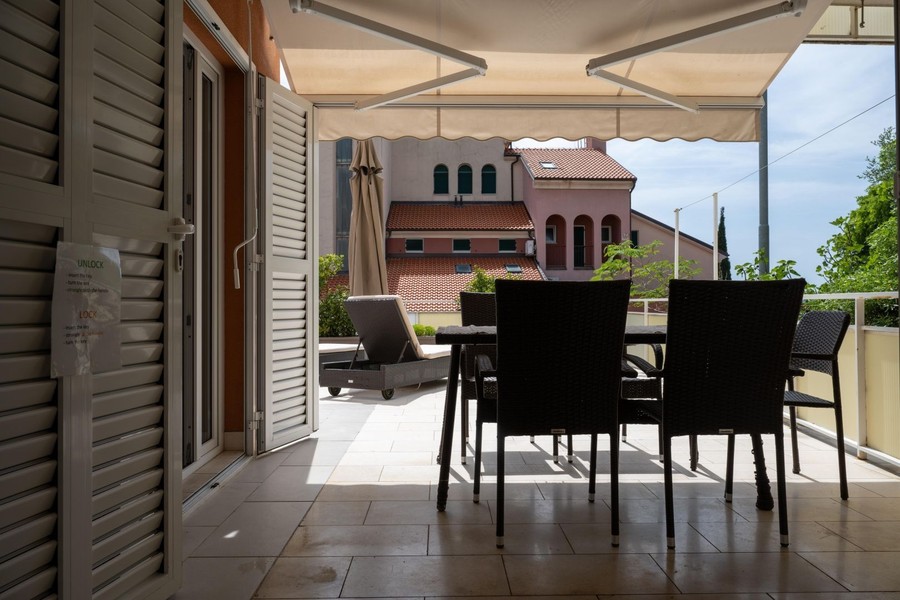 Loggia mit Markise